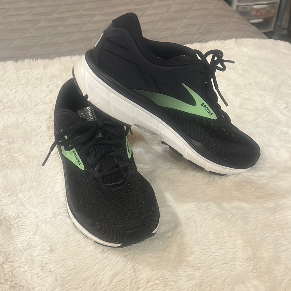 Brooks Women's Black and Lime Athletic Shoes